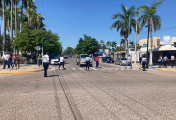 Evacuan Ayuntamiento de Ahome y sus alrededores ante amenaza de coche bomba