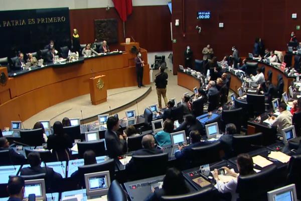 Rocha Moya celebra reforma que permite la presencia de militares en las calles hasta el 2028