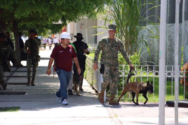 Pese amenaza de bomba, no es necesaria la vigilancia permanente de la Sedena en palacio
