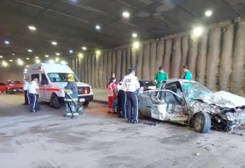 Dos lesionados tras choque en el túnel del sector Del Valle, en Culiacán