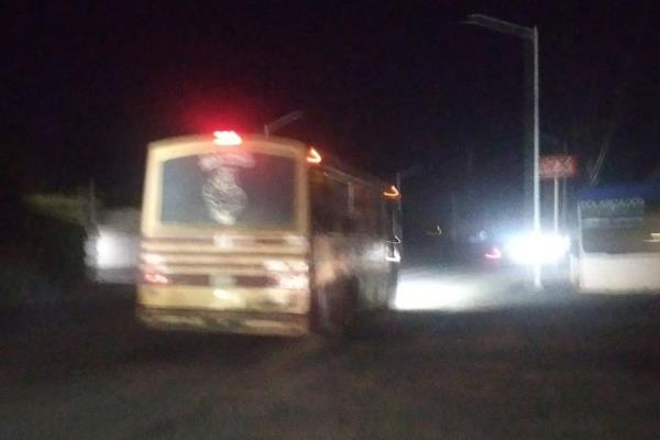 Chofer de la ruta Culiacán-Costa Rica ayuda a una joven y se hace viral en redes