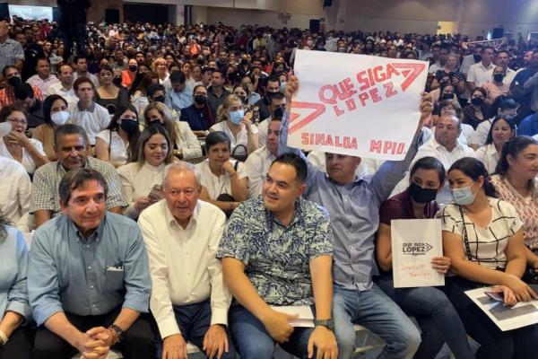 «Que siga López», Cuén rinde protesta como coordinador estatal del movimiento