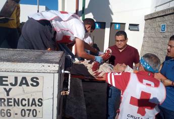 Hombre cae de grúa cuando colocaba espectacular en Culiacán