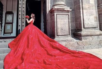 Hija del «Canelo» festeja sus XV con impresionante vestido rojo