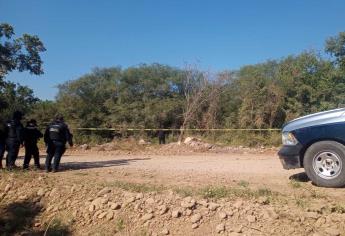 Hallan a hombre asesinado y esposado en La Primavera, Culiacán