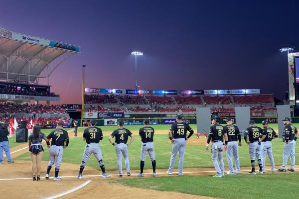Se canta el primer «Play ball» en la inauguración de temporada de beisbol en Mazatlán