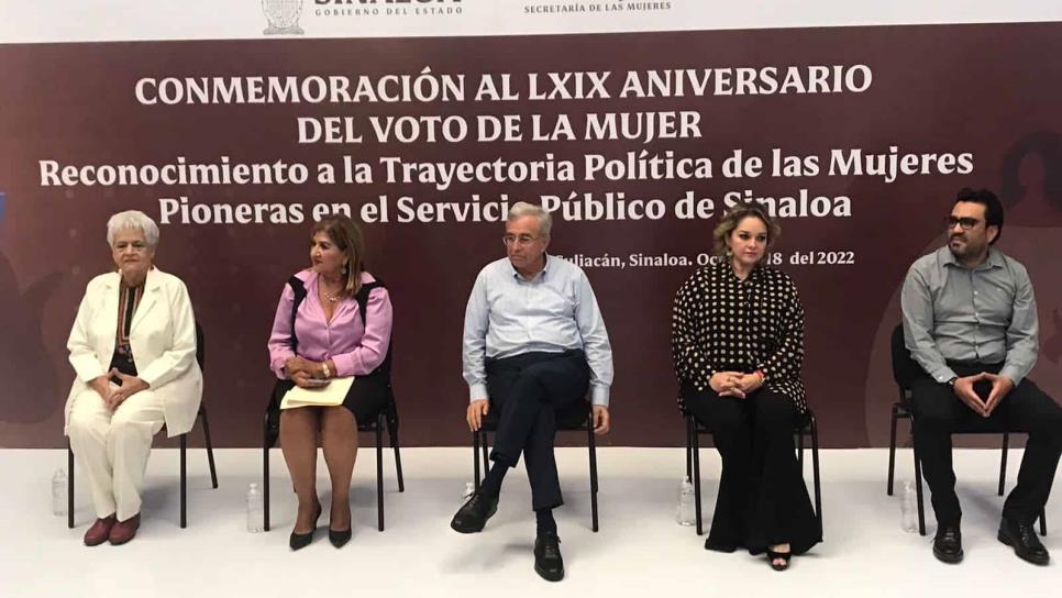 Con entrega de reconocimientos; festejan el XLIX aniversario del derecho al voto de las mujeres