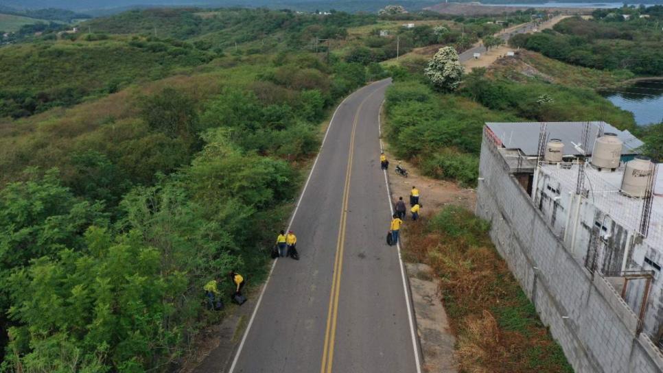 Ayuntamiento de Culiacán y Tamazula realizan jornada de limpieza de la carretera Sanalona-Tamazula