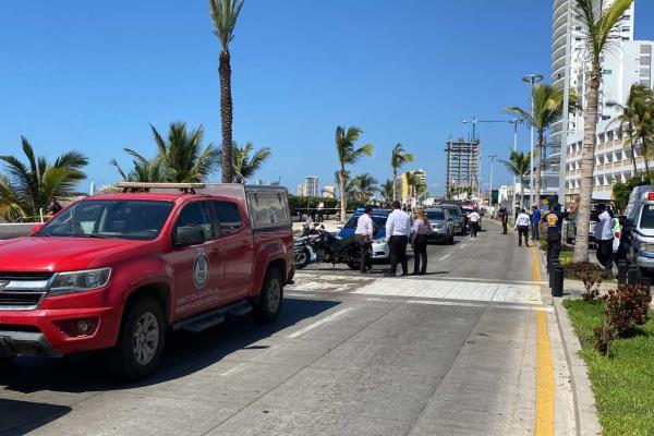 Le quitan la vida a balazos a dos turistas en plena playa de Mazatlán