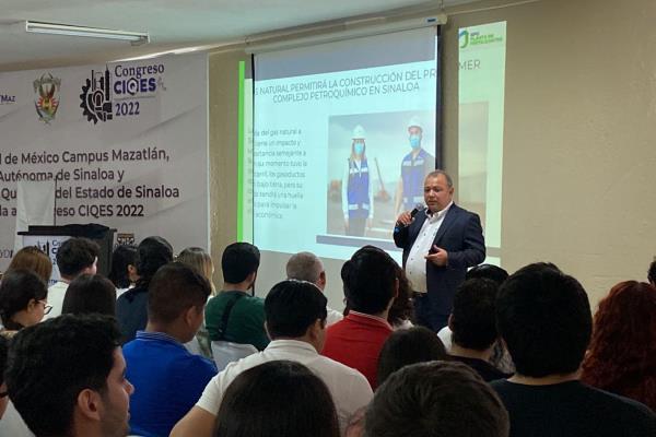 GPO instruye a jóvenes químicos sobre planta de fertilizantes