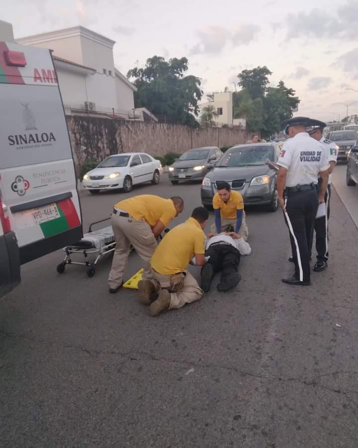Guardia de seguridad queda lesionado tras ser arrollado por auto frente a plaza del poniente de Culiacán Guardia de seguridad queda lesionado tras ser arrollado por auto frente a plaza del poniente de Culiacán