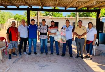 IMDA entrega material deportivo en tres comunidades de Ahome