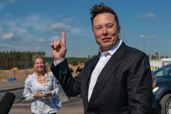 Musk anuncia un «consejo de moderación de contenidos» en Twitter