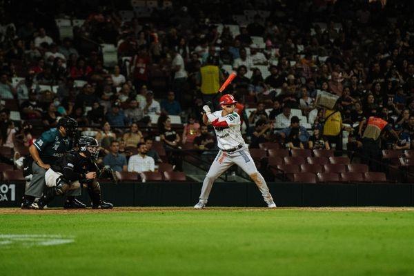 Con 4 cuadrangulares, Venados vence a Tomateros