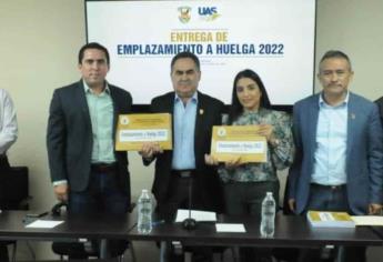 Rector de la UAS recibe el Emplazamiento a Huelga 2022-2023 del SUNTUAS