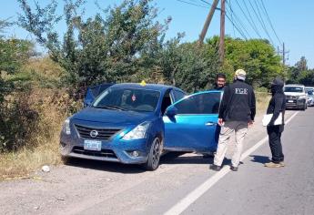 Encuentran a hombre asesinado a balazos a bordo de un automóvil en la carretera Culiacán-Eldorado