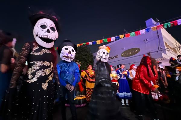 Realizan la Callejoneada «Recuérdame» en Culiacán por Día de Muertos