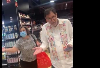 Encuentran a diputado Fernández Noroña comprando en «tienda fifí»