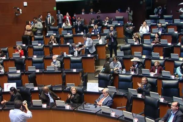 Aprueba Senado reforma que aumenta días de vacaciones