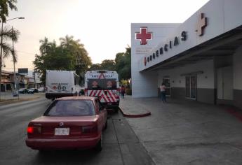 Joven llega baleado a la base de Cruz Roja Culiacán y se va en un automóvil para evitar a las autoridades
