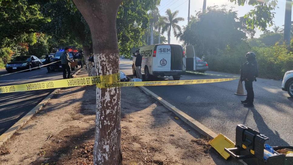 Tiran a hombre sin vida  sobre la carretera Culiacán-Navolato