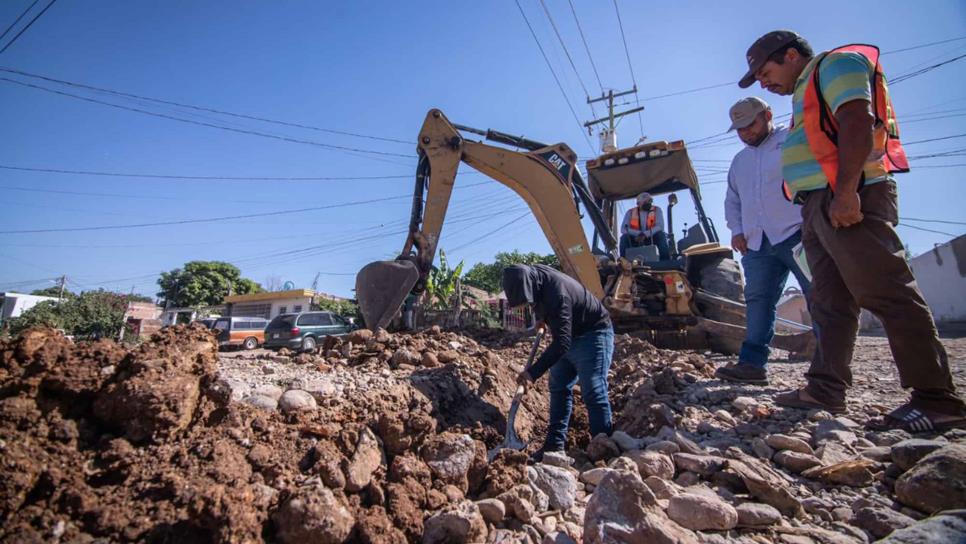 Alcalde de Culiacán supervisa obras en la colonias de Culiacán