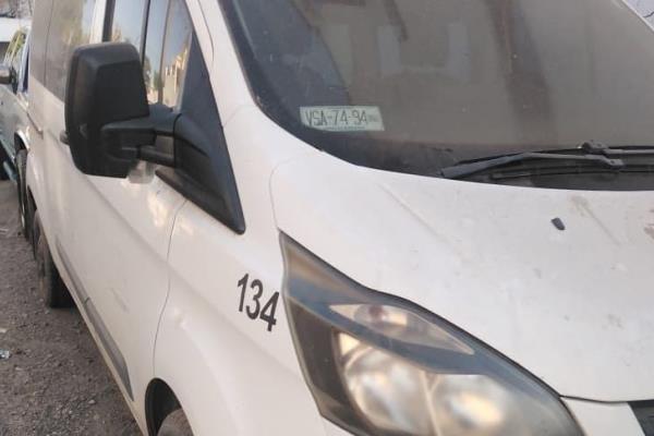 Denuncian camioneta abandonada para discapacitados del sexenio de Quirino