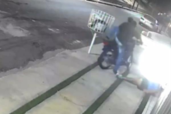 Asaltan a joven en Culiacán; lo insultan y golpean por no traer dinero