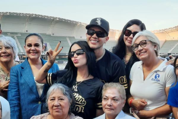 Son profetas en su tierra Kimberly Loaiza y Juan de Dios Pantoja