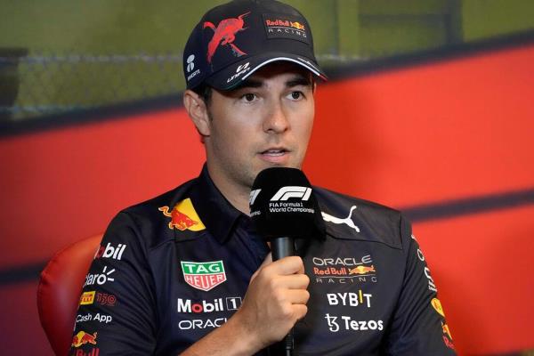 «Si tiene dos campeonatos es gracias a mí»: «Checo» Pérez explota contra Verstappen