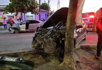 Trasladan a mujer a un hospital tras choque de vehículos en el sector sur de Culiacán