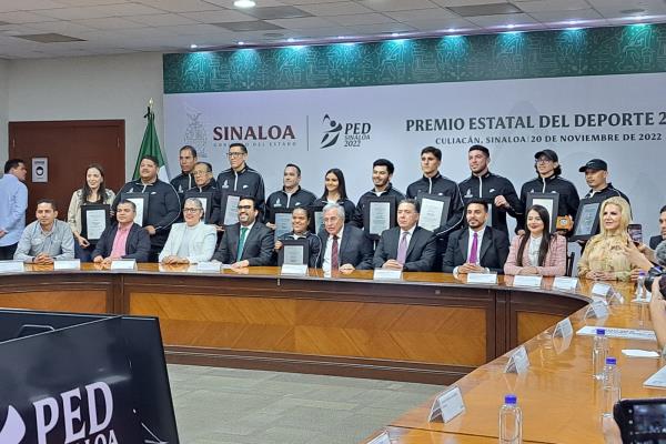 Otorgan reconocimiento a los ganadores del Premio Estatal del Deporte 2022