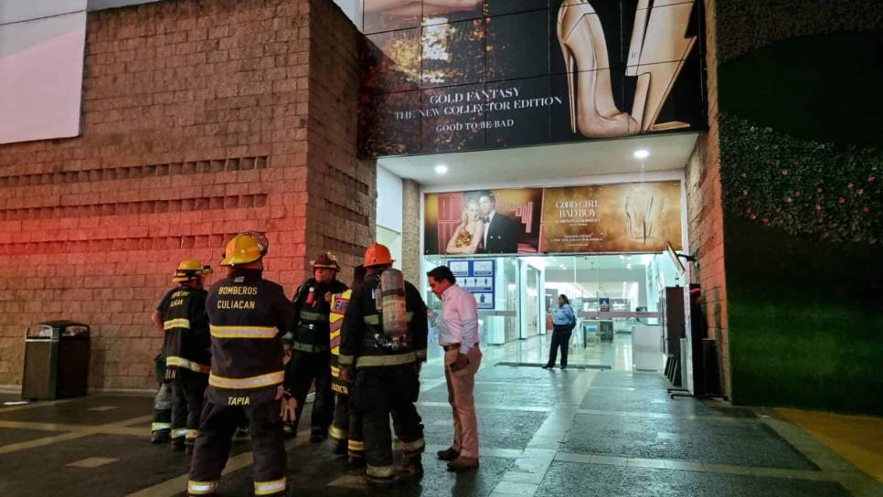 Plaza Forum si abrirá sus puertas a pesar de incendio; se delimitará la zona afectada