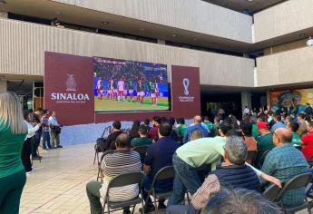 Rocha Moya disfruta el juego entre México y Polonia en Palacio de Gobierno