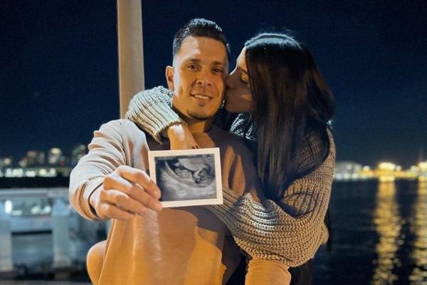 Joey Meneses anuncia que se convertirá en papá