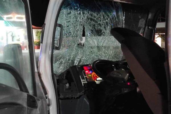 Intentó cruzar la México 15 en su bicicleta, pero muere atropellado