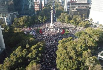 La Ciudad de México se abarrota en muestra de apoyo a López Obrador