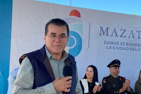 Más de 200 policías de Mazatlán enfrentan denuncia ante la Fiscalía por abuso de autoridad: Alcalde