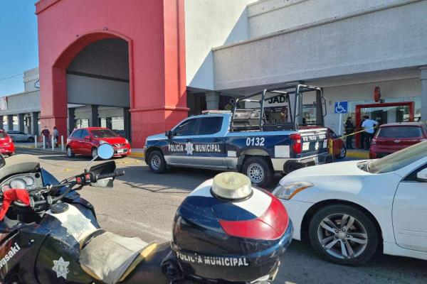 Asaltantes le quitan 43 mil pesos a mujer con discapacidad tras salir de banco, en Culiacán