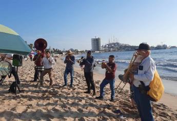 Músicos de Mazatlán arrancan las fechas decembrinas con el «pie derecho»