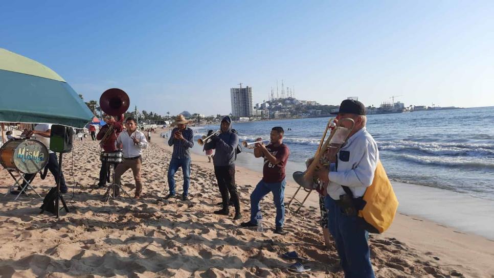 Músicos de Mazatlán arrancan las fechas decembrinas con el «pie derecho»