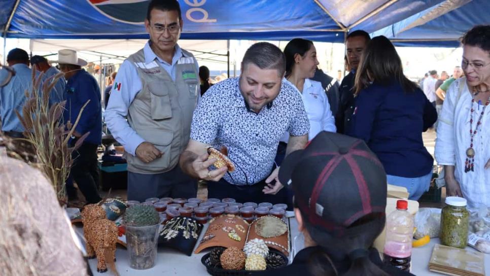 Realizan en Badiraguato el primer Tianguis Campesino