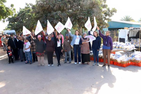 DIF entrega 500 cenas navideñas en Ahome