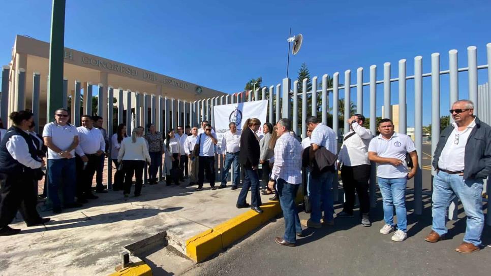 ¡Con manifestación! Agentes del Ministerio Público de la Fiscalía exigen incremento salarial