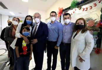 Gobernador de Sinaloa cae de sorpresa al Hospital Pediátrico; supervisa las donaciones de implante coclear