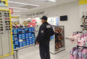 ¡Otro asalto! Sujetos le quitan 15 mil pesos a mujer al salir de tienda, en Culiacán