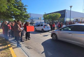 Trabajadores de la Fiscalía exigen pago de aguinaldo, no solo bono navideño