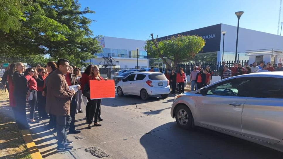 Trabajadores de la Fiscalía exigen pago de aguinaldo, no solo bono navideño