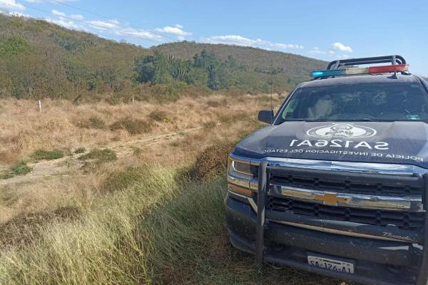 Localizan cadáver de un hombre en descomposición junto a un panteón en Mocorito
