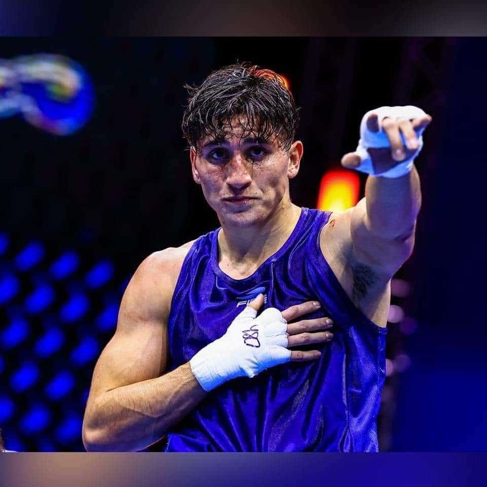 Boxeador mazatleco Marco Verde asciende al segundo puesto del ranking en su división